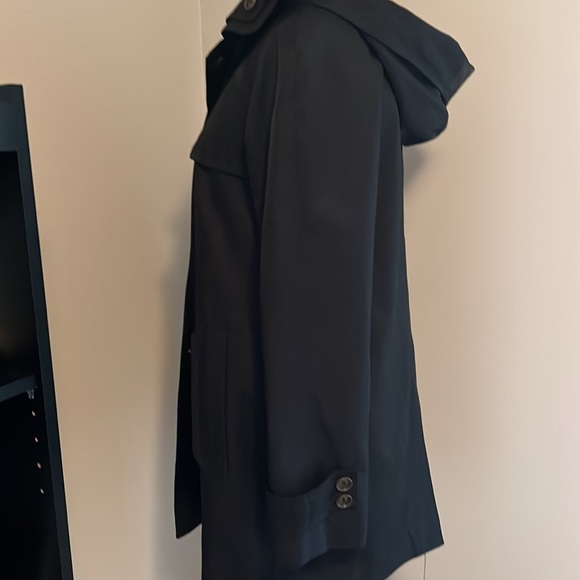 London Fog lined black rain coat with removable hood - Picture 5 of 5